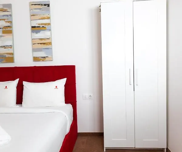 Apart Otel Plaza &