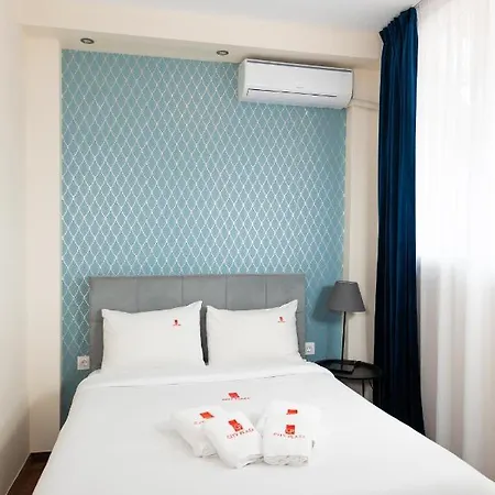 Plaza & Ξενοδοχείο με διαμερίσματα 4*