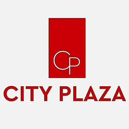 Plaza & מלון דירות 4*