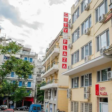 Plaza & Ξενοδοχείο με διαμερίσματα
