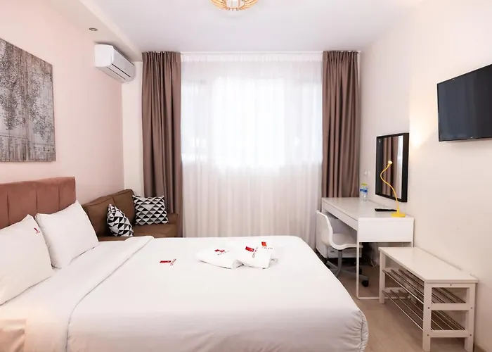 Apart-hotel Plaza & 4*