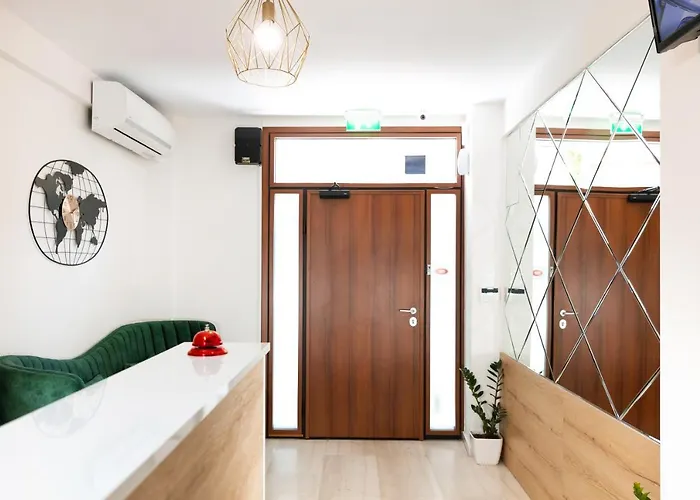 Aparthotel Plaza &