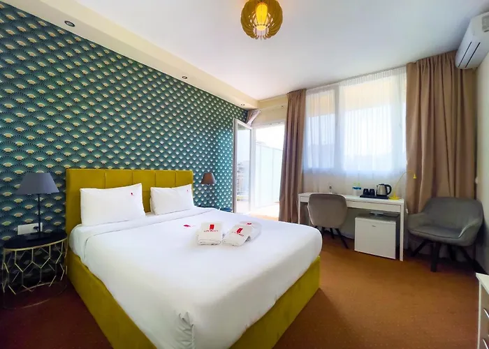 Plaza & Tessalónica