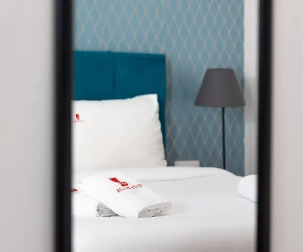 Aparthotel Plaza & 4*
