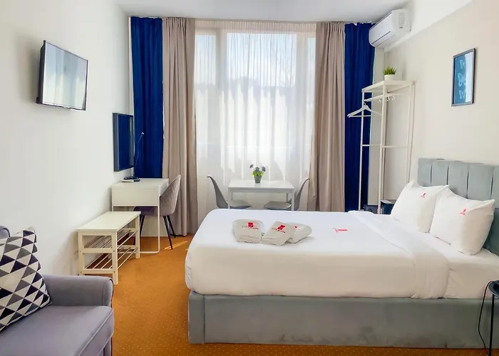 Apart-hotel Plaza & 4*