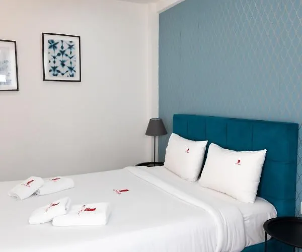 Apart-hotel Plaza & 4*