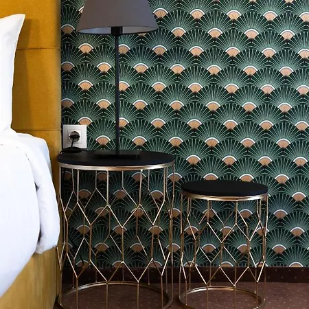 Aparthotel Plaza & 3*