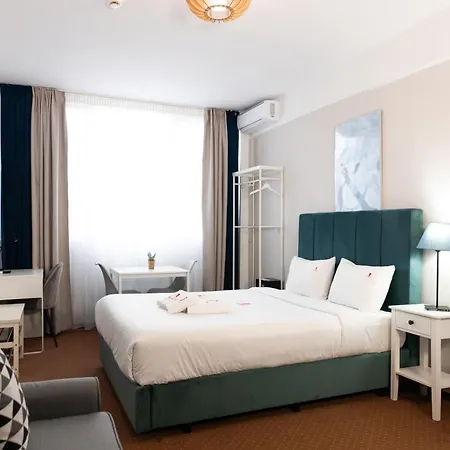 Plaza & Aparthotel