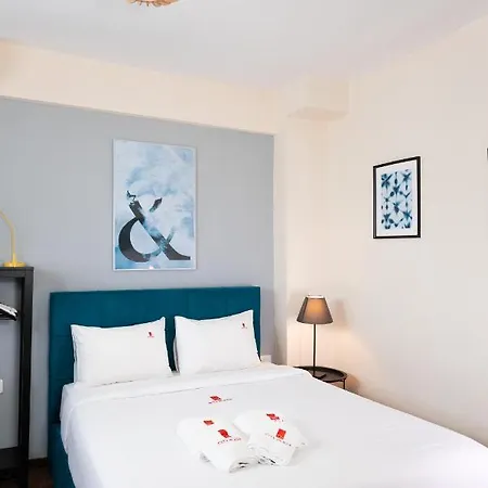Aparthotel Plaza & 3*