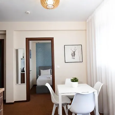 Plaza & Aparthotel 3*