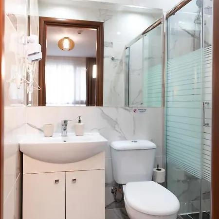Aparthotel Plaza & 3*