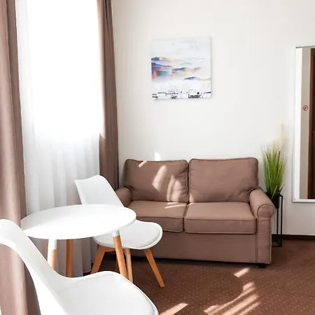 Plaza & Aparthotel 3*